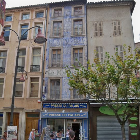 Gebäude Le Petit Marseillais