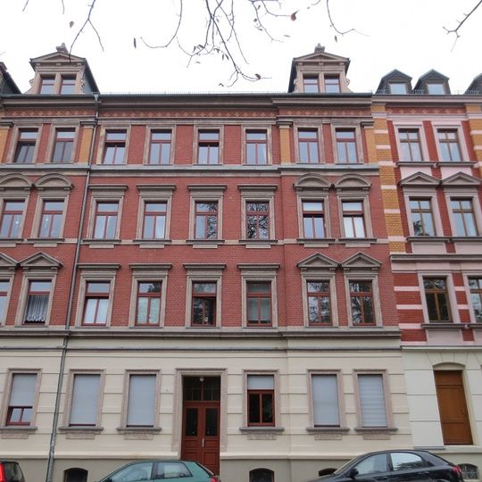 Mietshaus in geschlossener Bebauung Zieschestraße 39