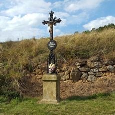 Kříž severovýchodně od Vinařic