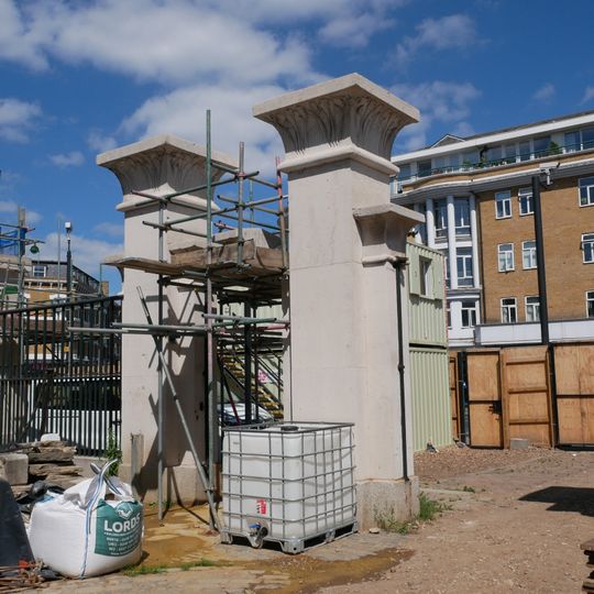 Entrance Lodges, Gates And Railings To Abney Park Cemetery