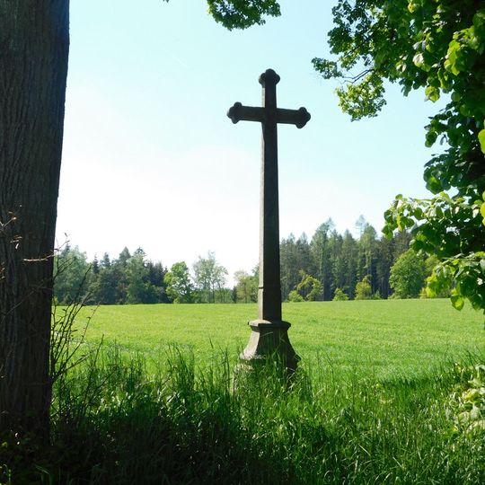 Kříž na křižovatce západně od Jedliny