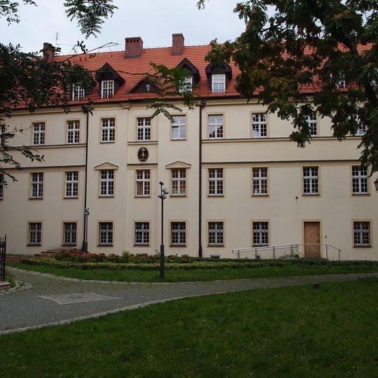 Budynek duszpasterstwa jezuitów, ob. budynek parafii św. Macieja
