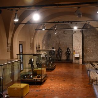 Rocca Sforzesca - Collezioni d'armi e di ceramiche