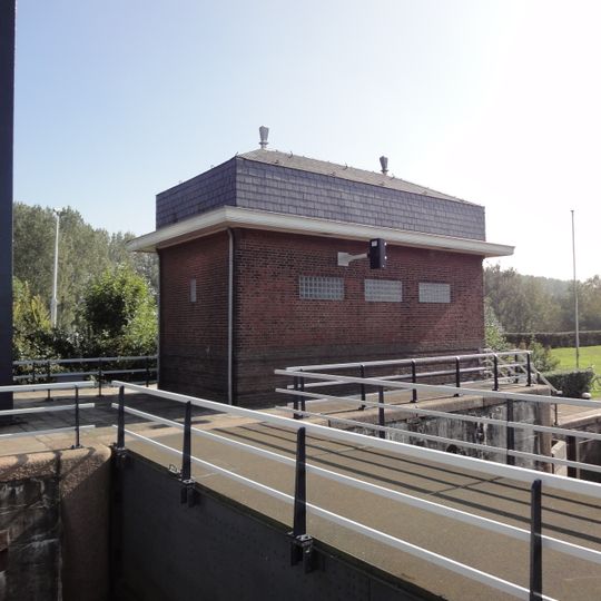 Brugbedieningsgebouwtjes Julianasluis