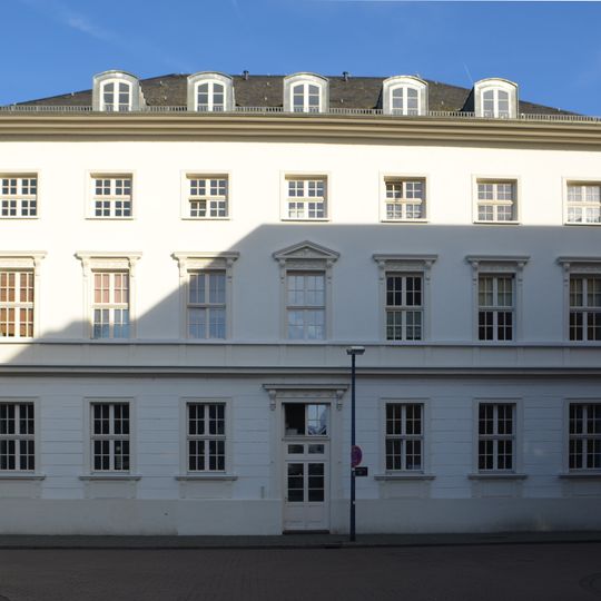 Schlossstraße 27