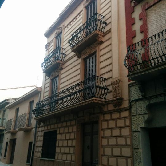 House in carrer de Sales, 14