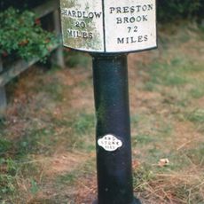 Trent And Mersey Canal, Canal Milepost At Sk 2033 1848