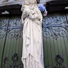 Statue