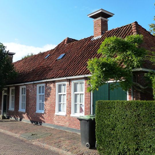 Burgemeester Brouwersstraat 26, Garnwerd