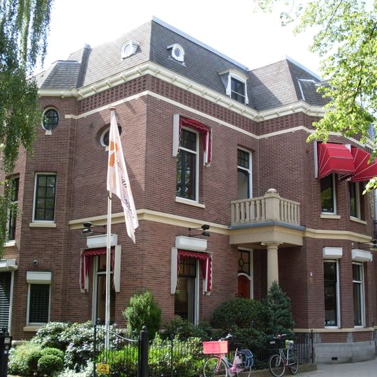 Linkerdeel van een dubbele villa