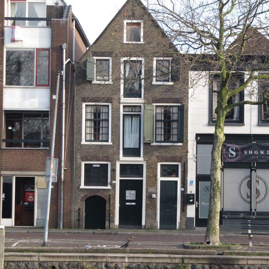 Oosthavenkade 8, Vlaardingen