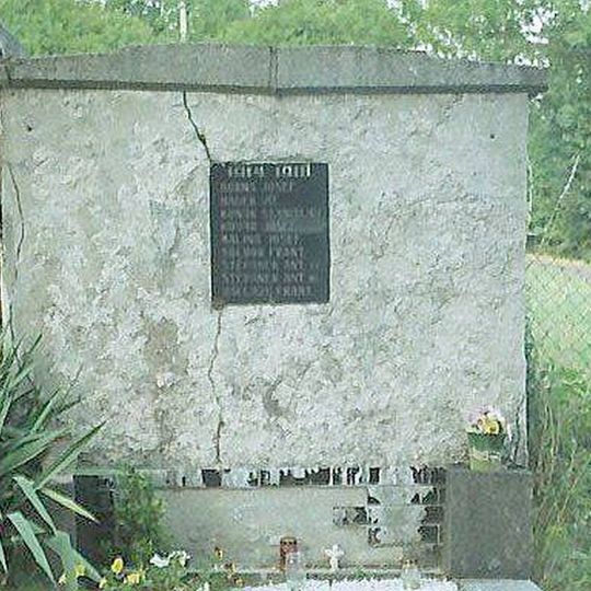 Pomník padlým v 1. světové válce na hřbitově v Horské Kamenici