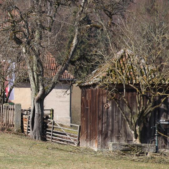 Brunnentrog unter Fachwerküberbau