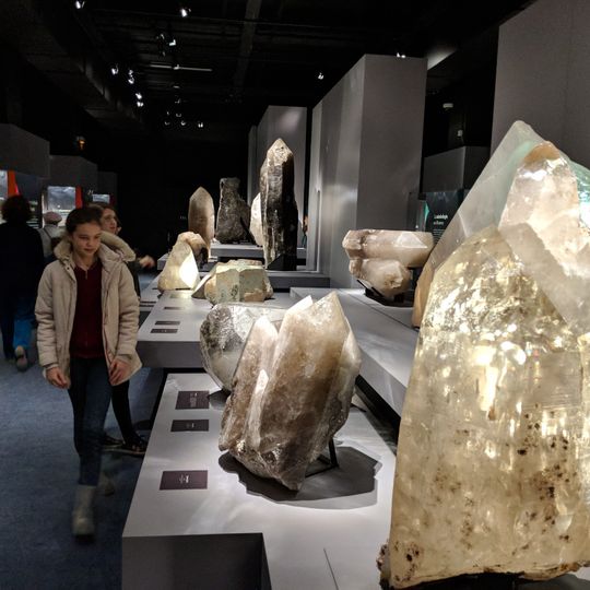 Gallery of Mineralogy and Geology