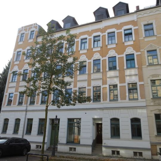 Mietshaus in vormals geschlossener Bebauung Dorotheenstraße 13