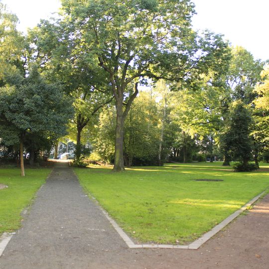 Gestaltete Platzanlage Wurzner Straße