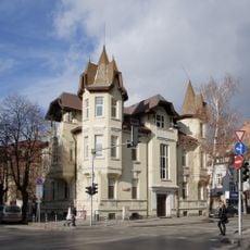 Жилищна сграда на Юлиан Парушев