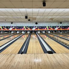 Paeng’s Eastwood Bowl & Billiard Room