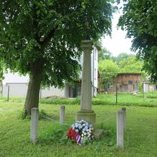 Kříž na návsi v Klenové