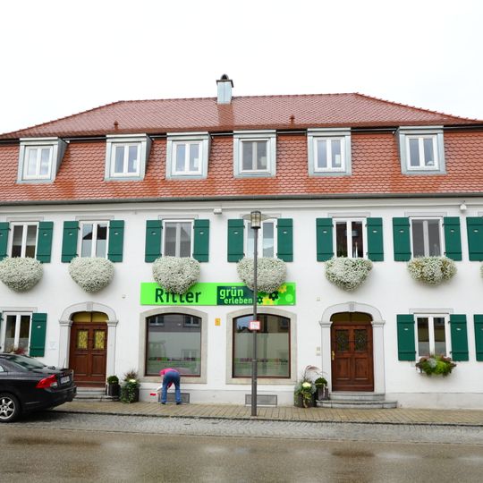 Doppel- und Geschäftshaus