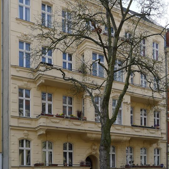 Mietshaus Schnackenburgstraße 11
