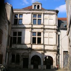 Maison, Derrière l'hôtel de ville