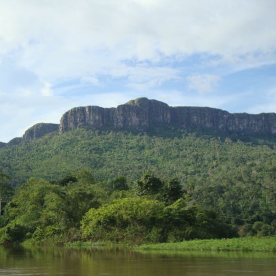 Monumento Natural Cerros Tapirapecó y Tamacuari