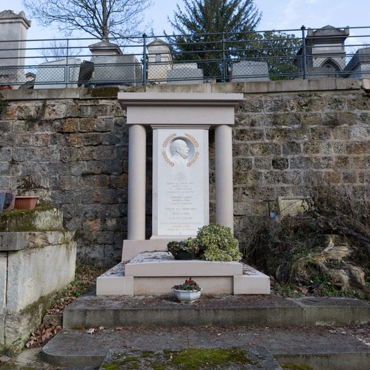 Grave of Flers