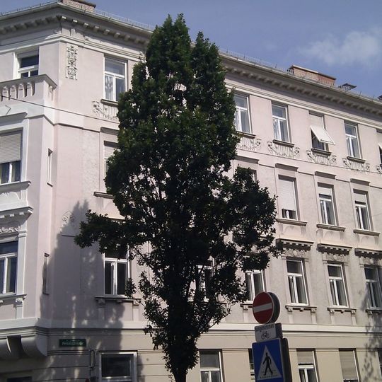 Wohn- und Geschäftshaus