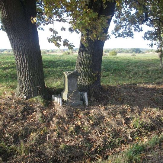 Kříž jihozápadně od Březína