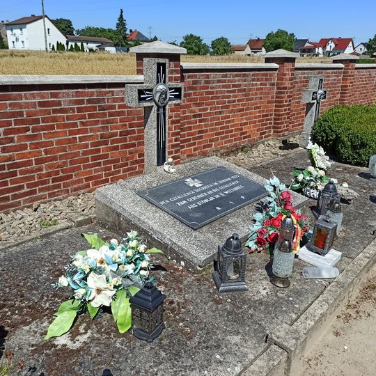 Mogiła zbiorowa żołnierzy z II wojny światowej z 1945 w Steblowie