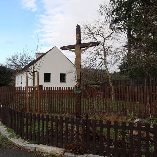 Kříž u kapličky v Rejkovicích