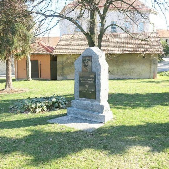 Pomník osvobození ve Vrbně nad Lesy