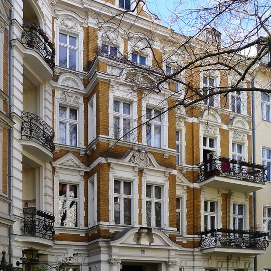 Mietshaus & Einfriedung Albestraße 19