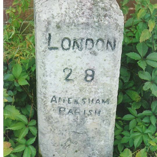 Milestone, jct with Keepers Lane, by Pipers Wood Cottages, E of Lime Farm
