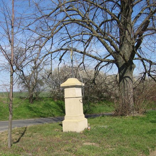 Pamětní kříž u hvězdárny na západním okraji Obodře