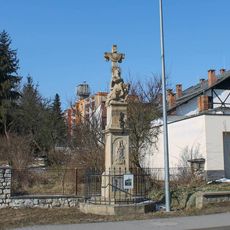 Kříž se sousoším Piety v Lošticích v Hradské ulici