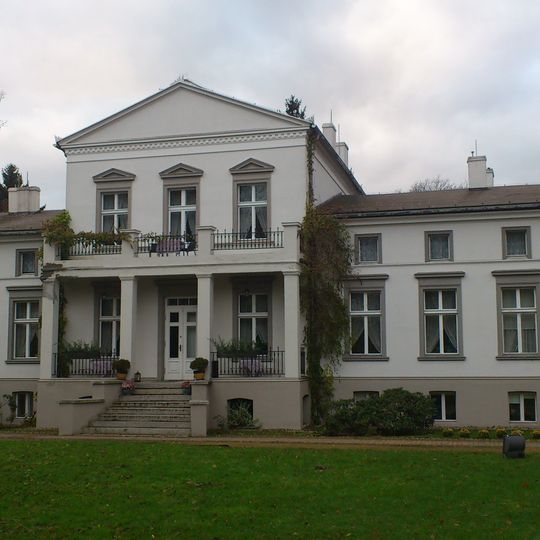 Manor house in Podstolice