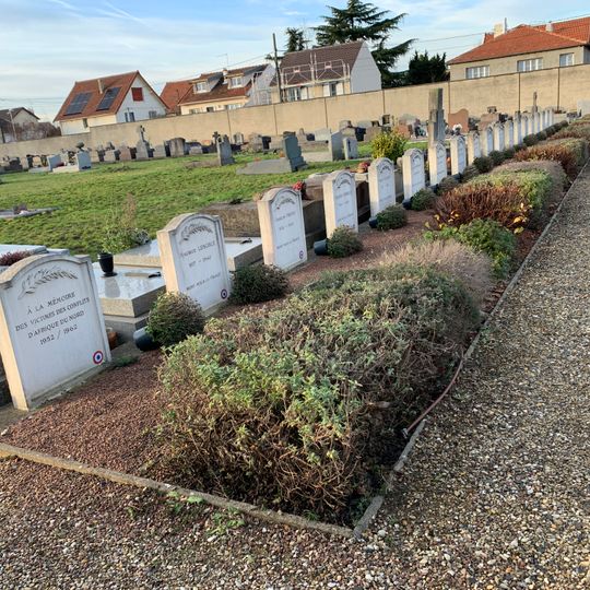 Carré militaire du cimetière ancien des Pavillons-sous-Bois