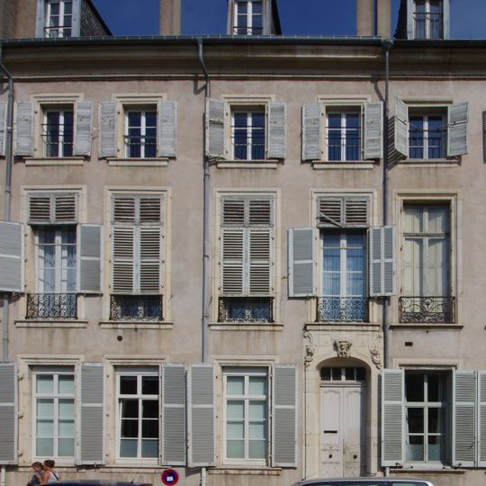 Immeuble, 12 place de la Carrière