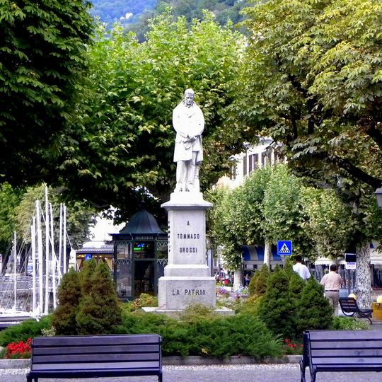 Tommaso Grossi monument