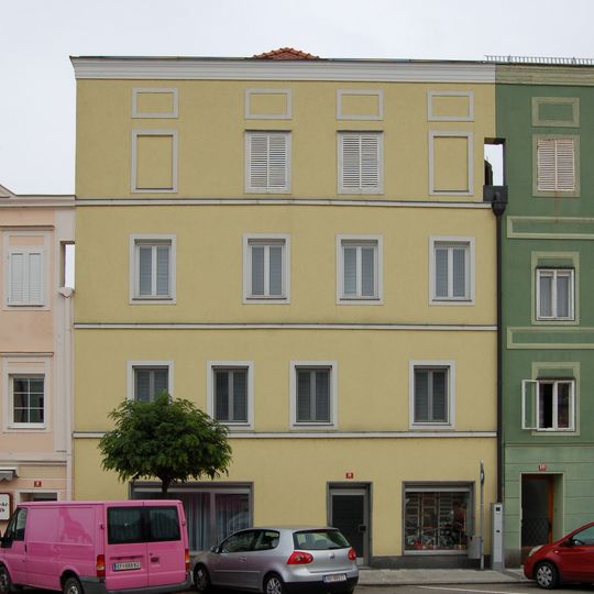 Stadtplatz 9