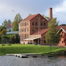 Nes Brenneri, Røykenvika