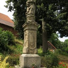 Socha Neposkvrněného Početí Panny Marie