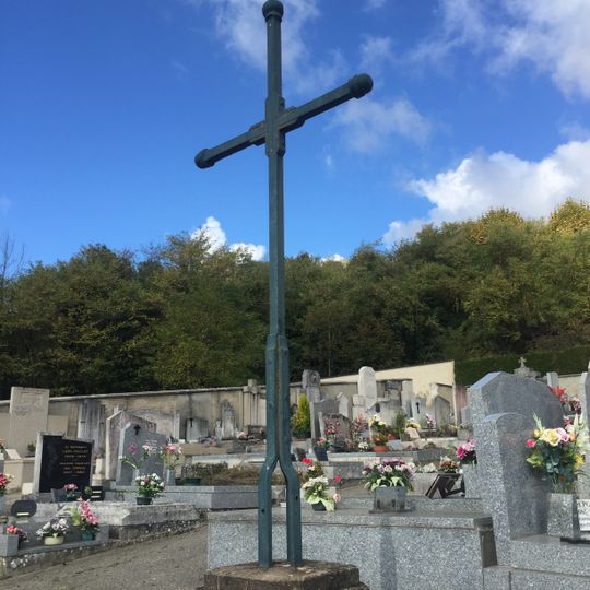 Cemetery cross of Beynost