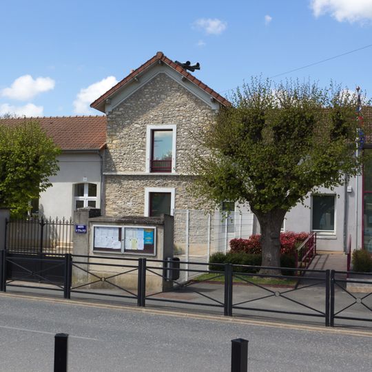 D'Huison-Longueville