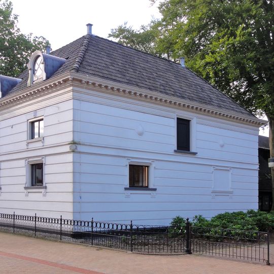 Lycklamahûs, stalgebouw