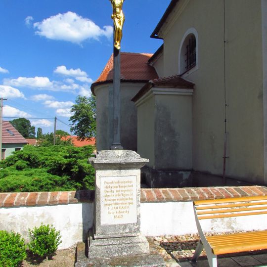 Kříž u kostela sv. Jakuba Staršího v Krhově