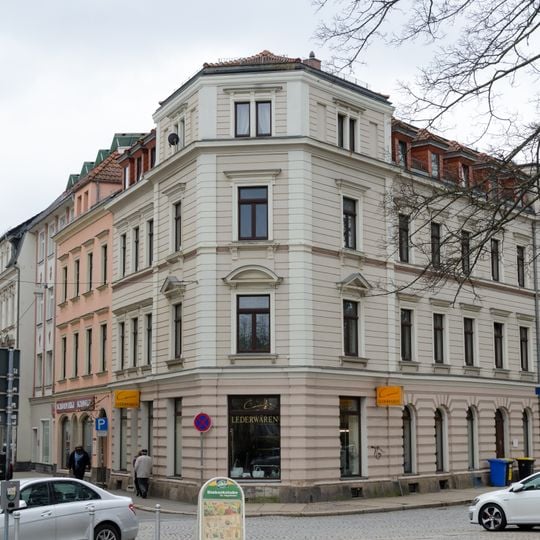 Mietshaus in geschlossener Bebauung, in Ecklage Marienstraße 49