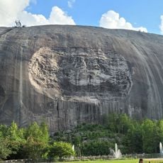 石山